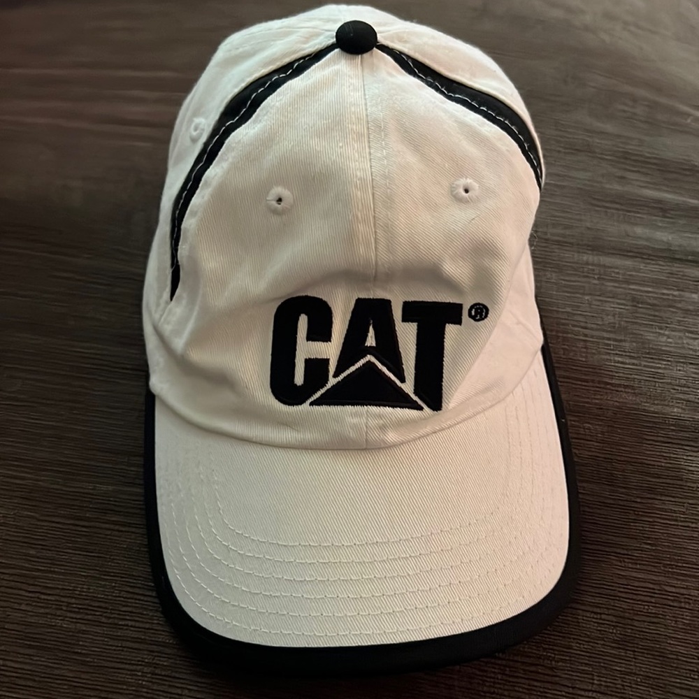 White and black Caterpillar (CAT) hat UNISEX